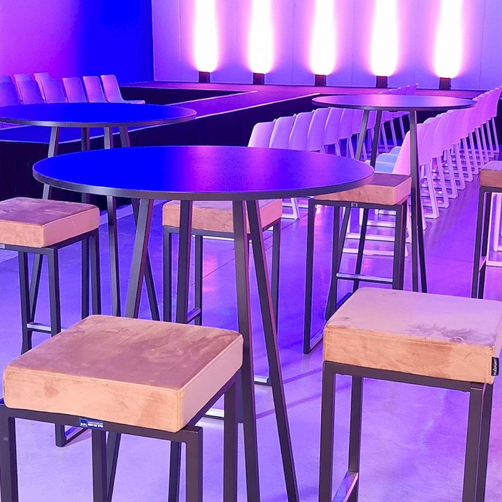 Create a stunning catwalk and social zone in any space.