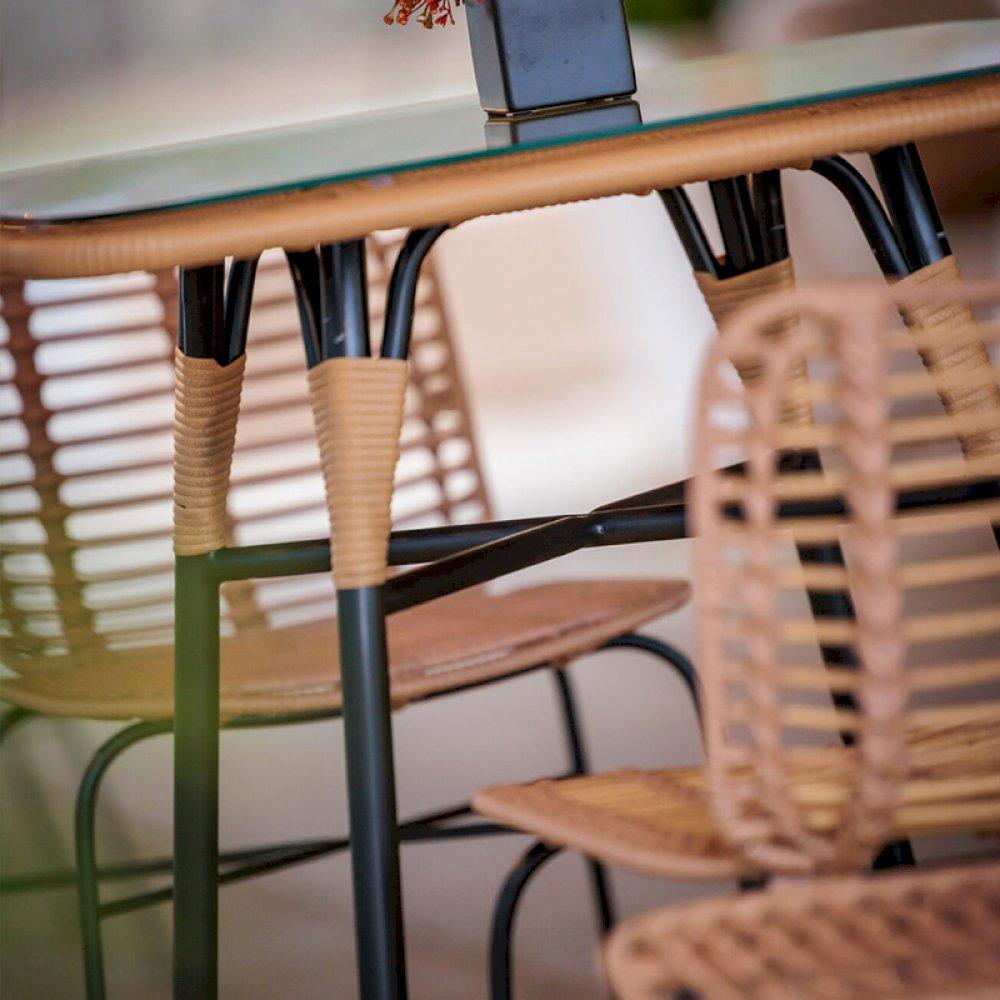 Create height with our Miami poseur table and matching stools. Sleek, elegant and stylish.