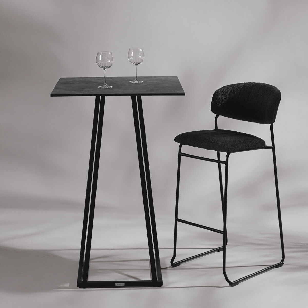 Ski Stool - Black