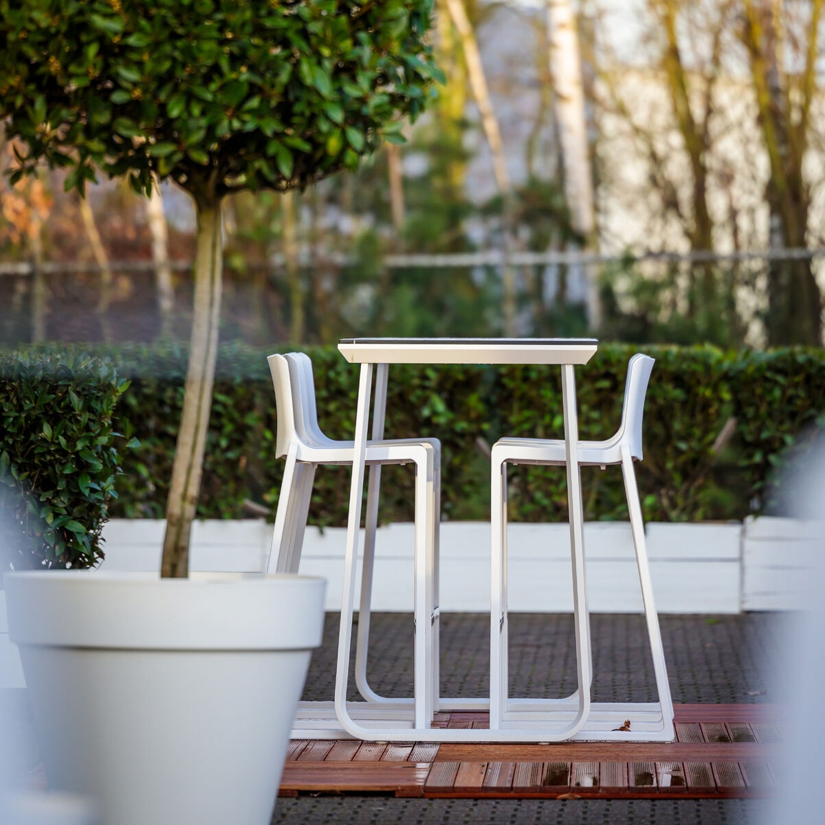 Utah Double Poseur Table - White Base White Top