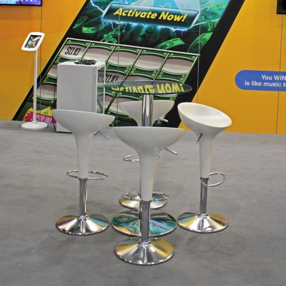 Our white bombo stool is a contemporary piece that looks incredible at any exhibition stand.