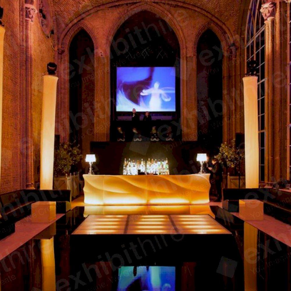 The Wave Bar looks great in any setting and can be illuminated in a range of colours.