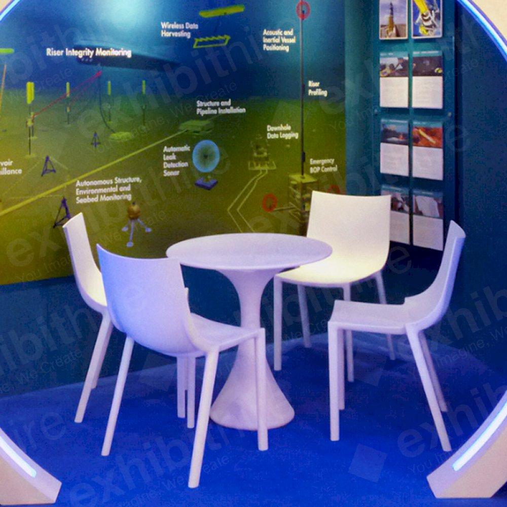 Our Kissi Kissi Table is highly popular at exhibitions and corporate events. It is practical and sturdy with a minimalistic design.