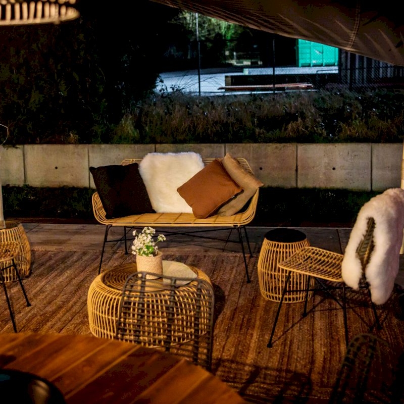 Miami Bench - Natural With White Pad