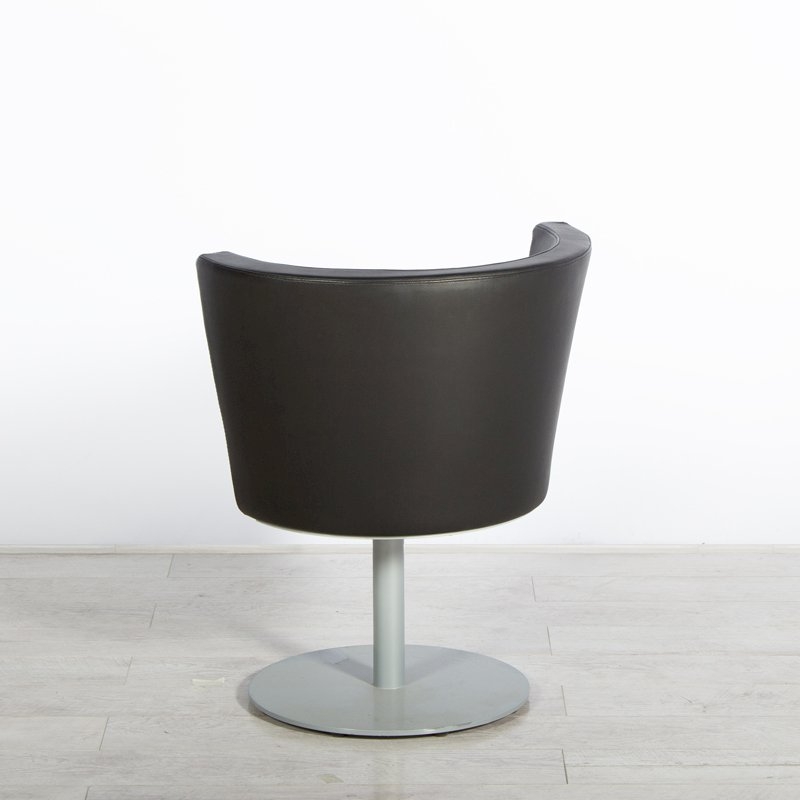 Konic Chair Black Leather